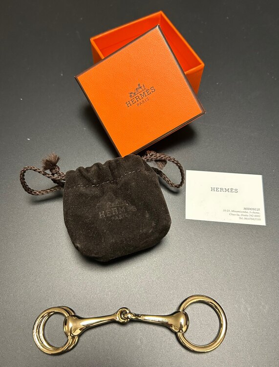 スカーフリング（ブランド財布・小物）の商品画像 - 査定依頼日：2025年4月30日 - 最高査定価格：10,500円