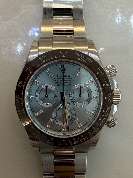 デイトナアイスブルー（高級時計）の商品画像 - 査定依頼日：2025年12月6日 - 最高査定価格：15,000,000円