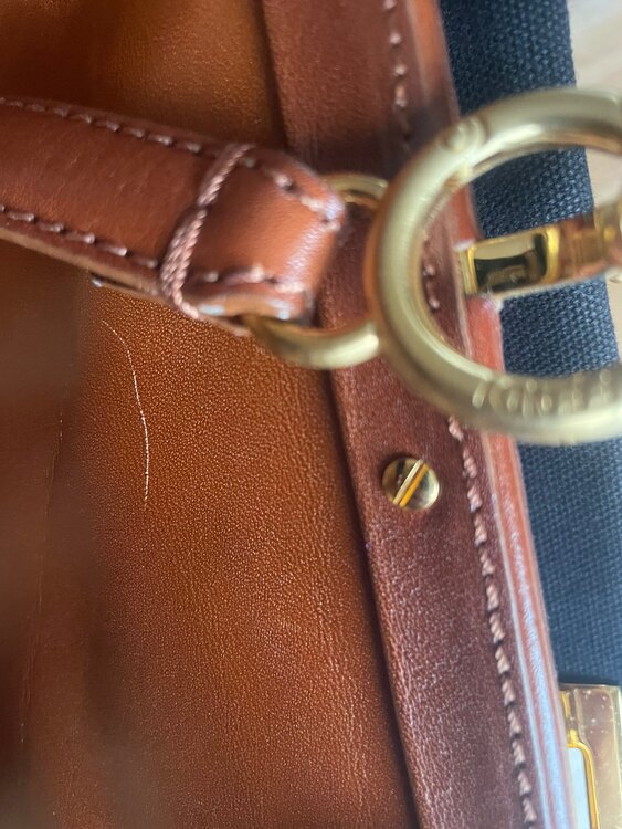 フェンディ  （ブランドバッグ）の商品画像 - 査定依頼日：2025年3月17日 - 最高査定価格：55,000円