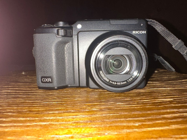RICOH GXR（カメラ）の商品画像 - 査定依頼日：2026年5月30日 - 最高査定価格：11,500円