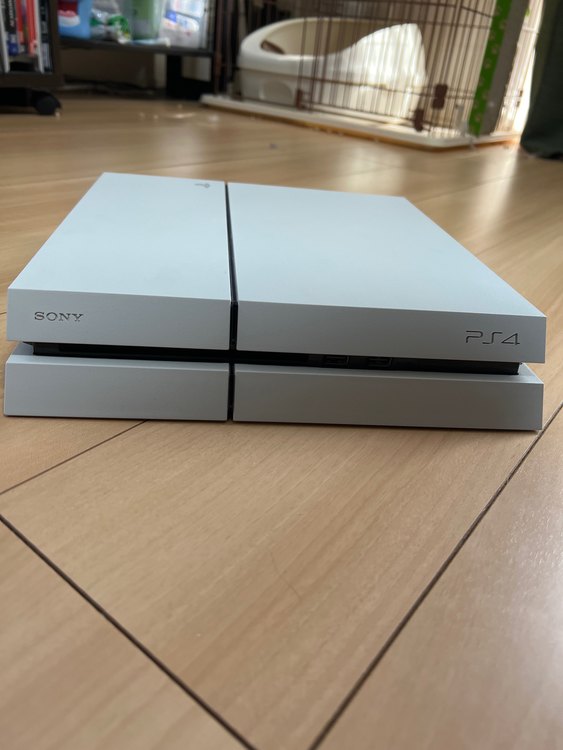 PS4 CUH-1200A（ゲーム機本体・ゲームソフト）の商品画像 - 査定依頼日：2022年11月10日 - 最高査定価格：7,500円