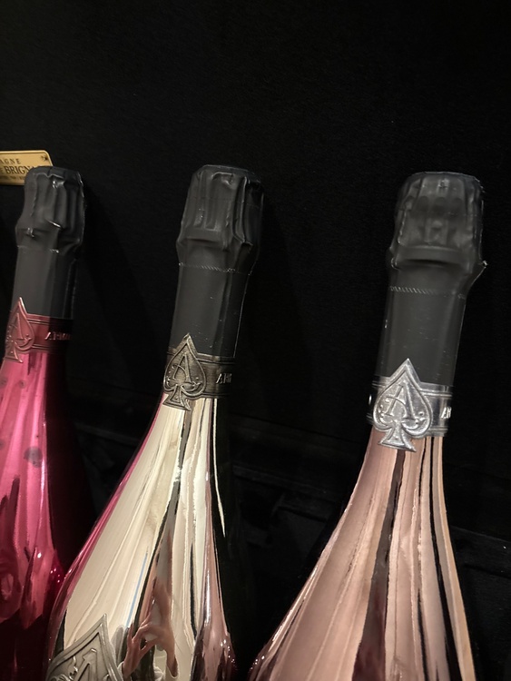 アルマンドアタッシュケース（お酒）の商品画像 - 査定依頼日：2026年1月4日 - 最高査定価格：300,000円