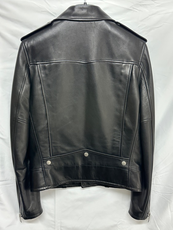 イブサンローラン  （ブランドバッグ）の商品画像 - 査定依頼日：2025年9月13日 - 最高査定価格：180,000円