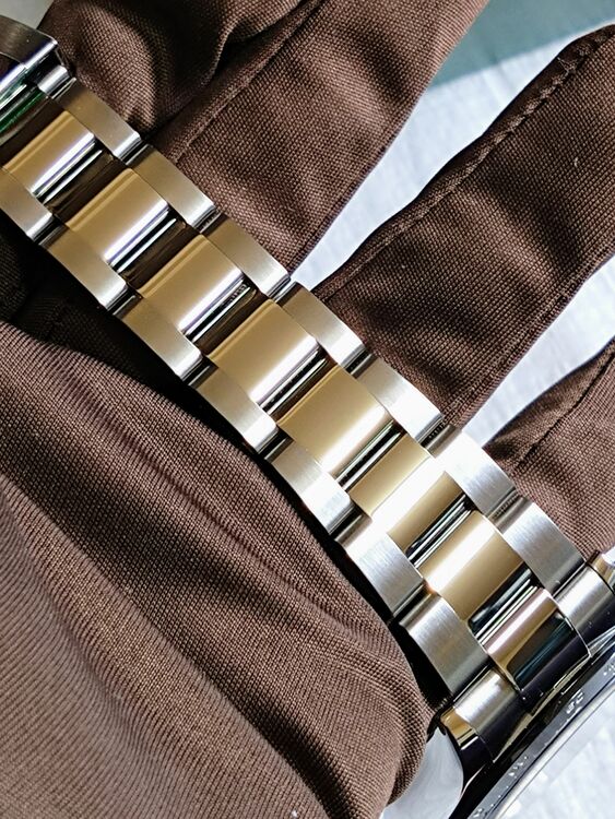 ロレックス デイトナ 116500LN 黒 2021年（高級時計）の商品画像 - 査定依頼日：2025年6月7日 - 最高査定価格：3,650,000円