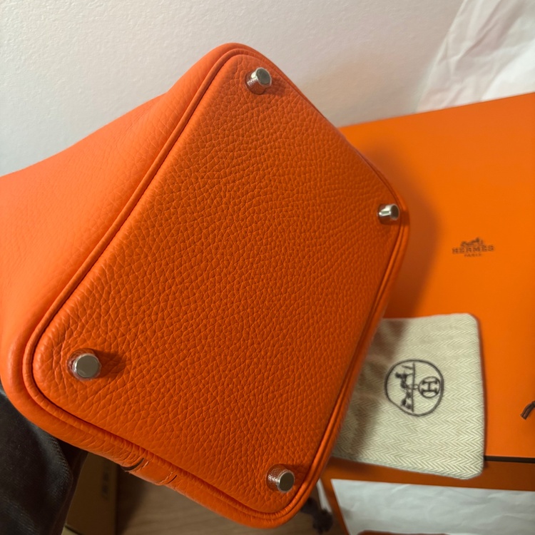 ピコタンpm エクラ（ブランドバッグ）の商品画像 - 査定依頼日：2026年1月10日 - 最高査定価格：555,000円