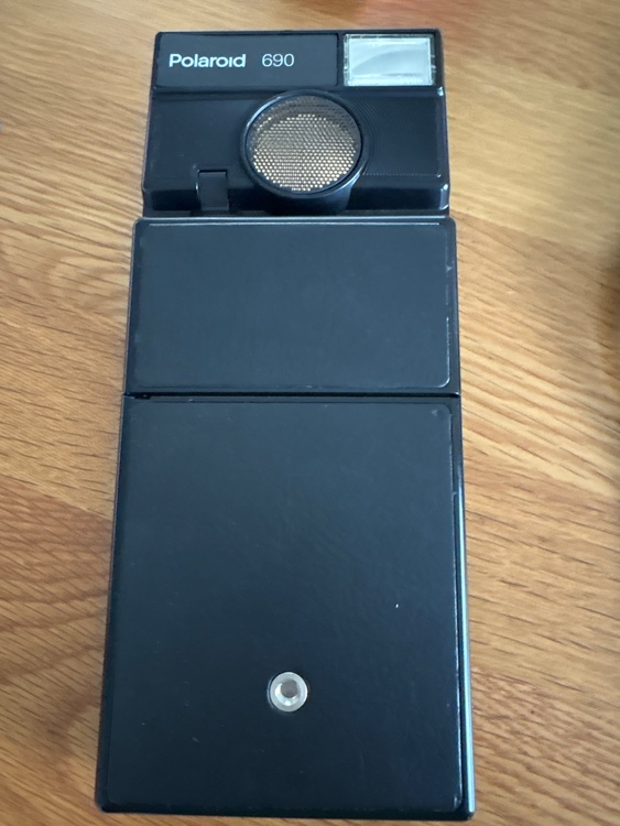 Polaroid 690 ポラロイド（カメラ）の商品画像 - 査定依頼日：2026年7月19日 - 最高査定価格：50,100円