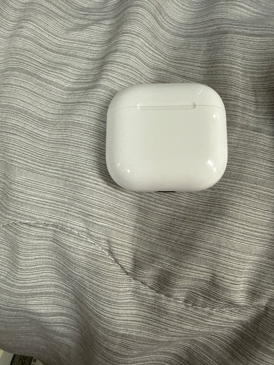 AirPods4（オーディオ・スピーカー）の商品画像 - 査定依頼日：2026年6月20日 - 最高査定価格：7,000円