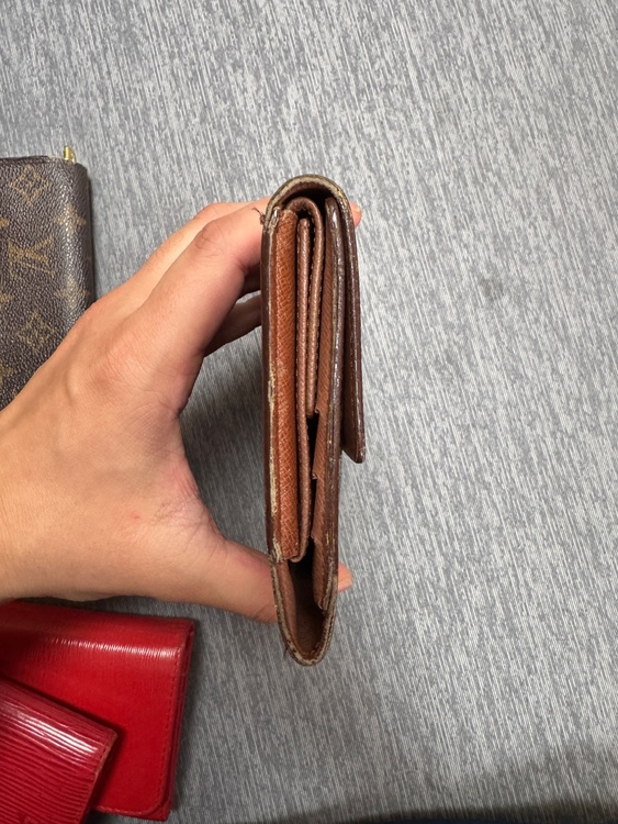 ルイヴィトン　モノグラム ポルトトレゾール・インターナショナル 3つ折り財布（ブランドバッグ）の商品画像 - 査定依頼日：2026年1月30日 - 最高査定価格：20,000円