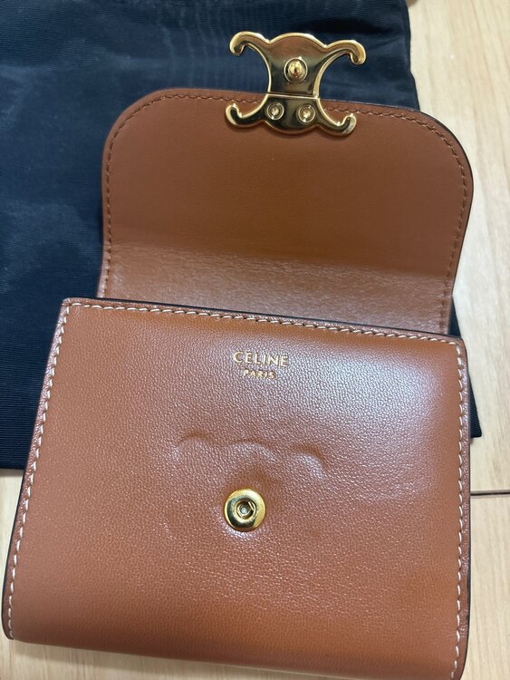 スモール フラップウォレット トリオンフ / シャイニースムースラムスキン（ブランド財布・小物）の商品画像 - 査定依頼日：2025年4月11日 - 最高査定価格：25,000円