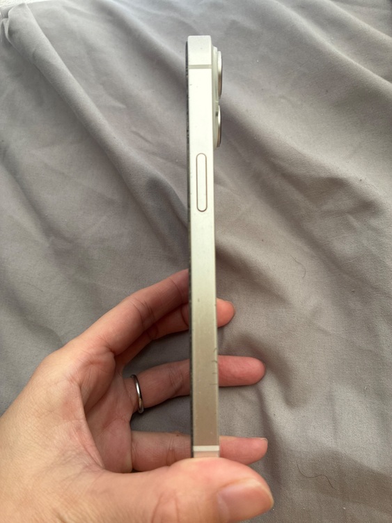 iPhone14（スマホ）の商品画像 - 査定依頼日：2025年11月24日 - 最高査定価格：47,000円