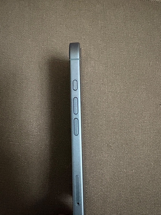 iPhone iPhone 16 256GB SIMフリー（スマホ）の商品画像 - 査定依頼日：2026年6月27日 - 最高査定価格：105,000円