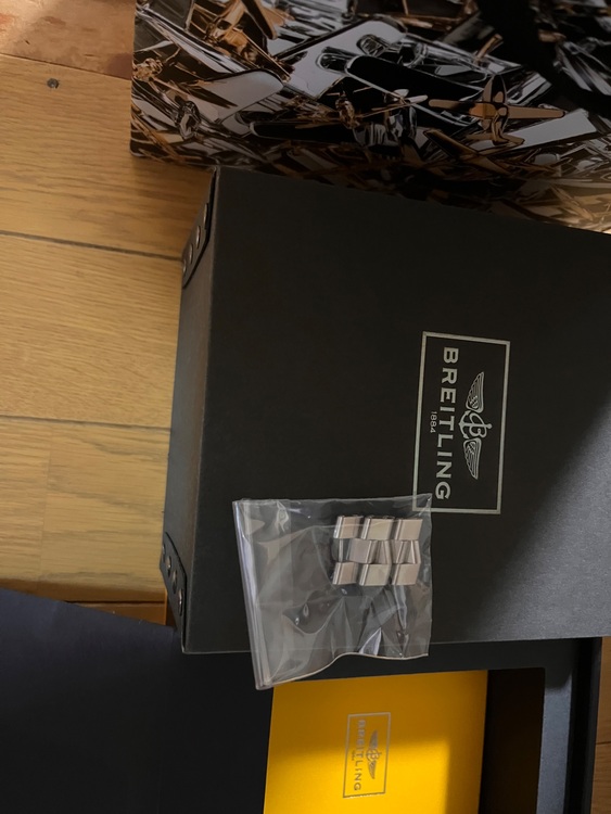 ブライトリング スーパーオーシャン （高級時計）の商品画像 - 査定依頼日：2025年11月3日 - 最高査定価格：250,000円