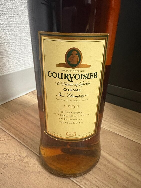 クルボアジェVSOP（お酒）の商品画像 - 査定依頼日：2025年5月4日 - 最高査定価格：1,200円