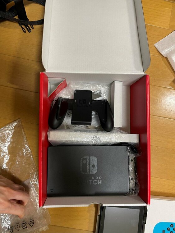 Nintendo Switch（有機ELモデル）｜任天堂（ゲーム機本体・ゲームソフト）の商品画像 - 査定依頼日：2025年12月9日 - 最高査定価格：15,000円