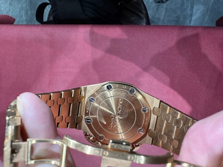 オーデマピゲ ロイヤルオークオフショア （高級時計）の商品画像 - 査定依頼日：2025年5月11日 - 最高査定価格：32,000,000円