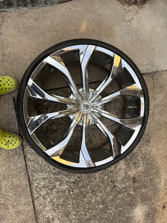 LEXANI　　ホイール（カー用品）の商品画像 - 査定依頼日：2026年4月6日 - 最高査定価格：12,000円