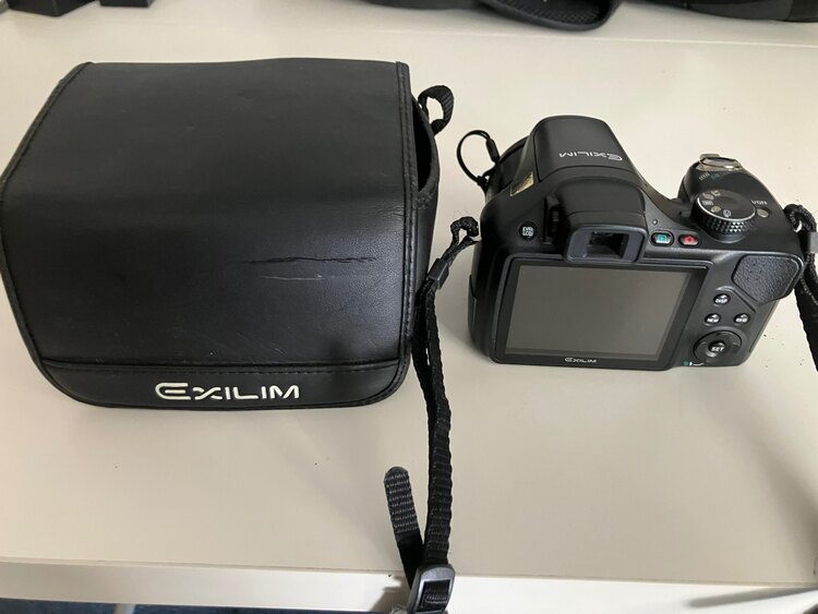 カシオ　EX-F20（カメラ）の商品画像 - 査定依頼日：2025年5月14日 - 最高査定価格：500円