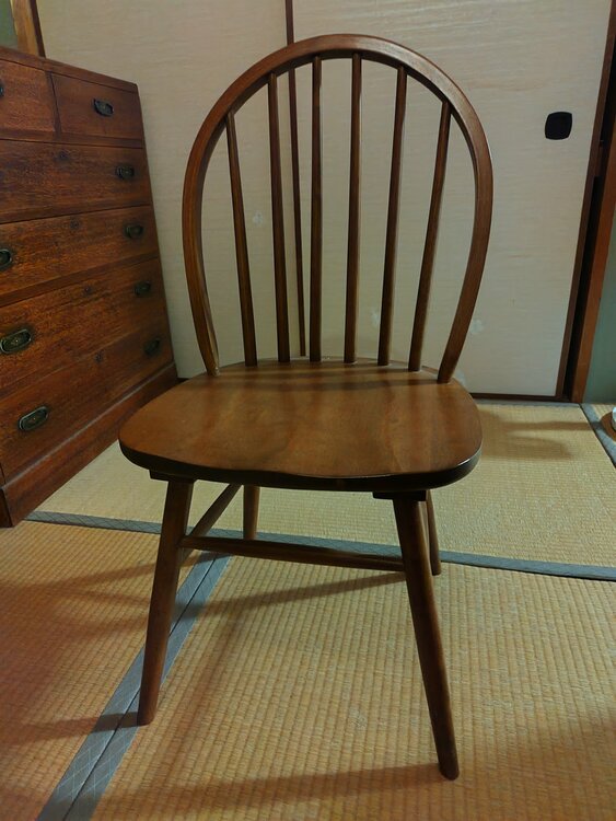 椅子（家具・寝具）の商品画像 - 査定依頼日：2026年4月6日 - 最高査定価格：3,000円