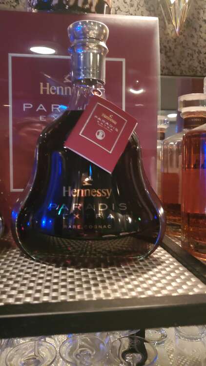 ヘネシーパラダイス（お酒）の商品画像 - 査定依頼日：2025年2月27日 - 最高査定価格：85,000円