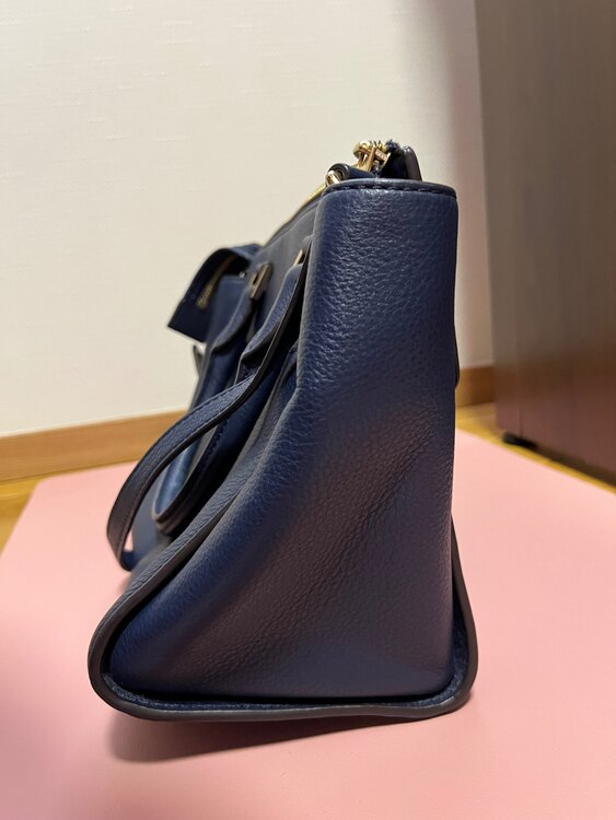 ショルダーバック（ブランド財布・小物）の商品画像 - 査定依頼日：2025年3月31日 - 最高査定価格：3,000円