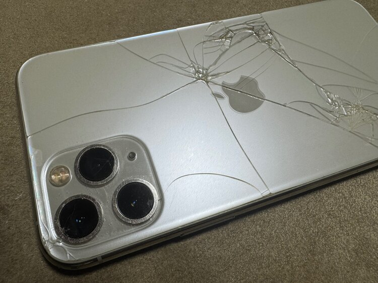 iPhone11pro（スマホ）の商品画像 - 査定依頼日：2025年5月31日 - 最高査定価格：7,000円