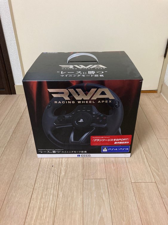 レーシングホイールエイペックス型番PS4-052（ゲーム機本体・ゲームソフト）の商品画像 - 査定依頼日：2022年8月6日 - 最高査定価格：3,000円
