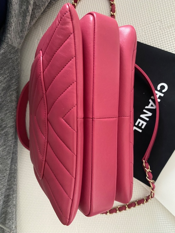 CHANEL Vステッチトップハンドルフラップバッグ（ブランドバッグ）の商品画像 - 査定依頼日：2026年7月12日 - 最高査定価格：480,000円