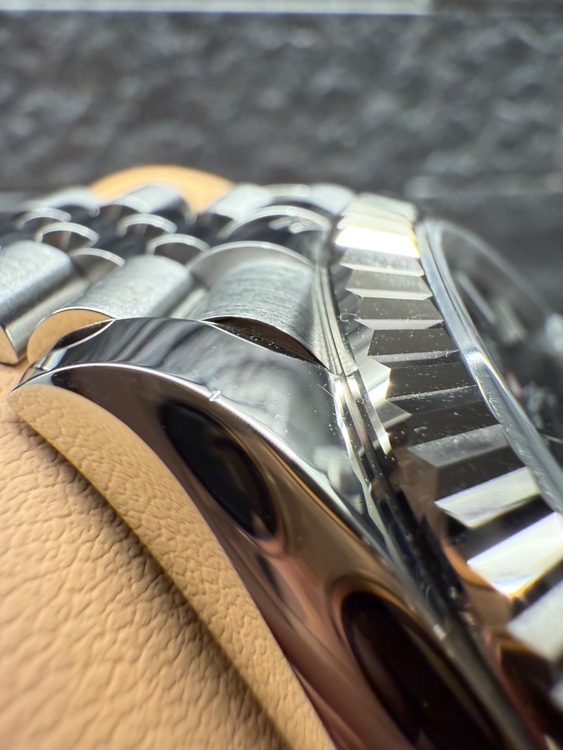 3336934 （高級時計）の商品画像 - 査定依頼日：2025年6月8日 - 最高査定価格：3,400,000円