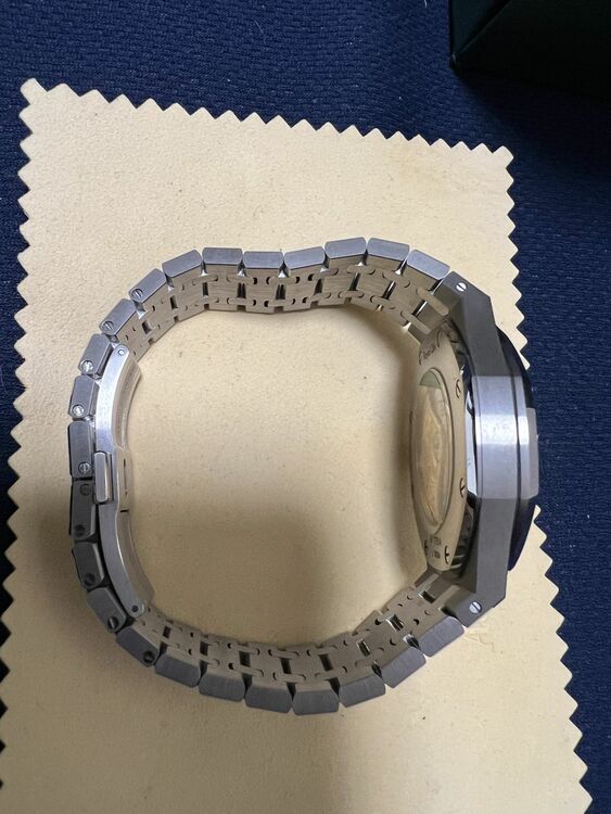 ロイヤルオーク 15400ST.OO.1220ST.01（高級時計）の商品画像 - 査定依頼日：2025年11月19日 - 最高査定価格：5,300,000円