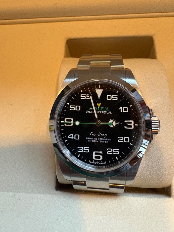 ロレックス エアキング 126900（高級時計）の商品画像 - 査定依頼日：2026年3月25日 - 最高査定価格：1,400,000円