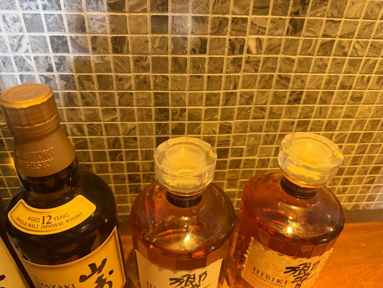ウイスキー サントリー山崎 （お酒）の商品画像 - 査定依頼日：2026年5月1日 - 最高査定価格：85,900円