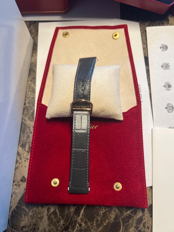 カルティエ サントス WHSA0016　ピンクゴールド（高級時計）の商品画像 - 査定依頼日：2025年6月30日 - 最高査定価格：6,000,000円