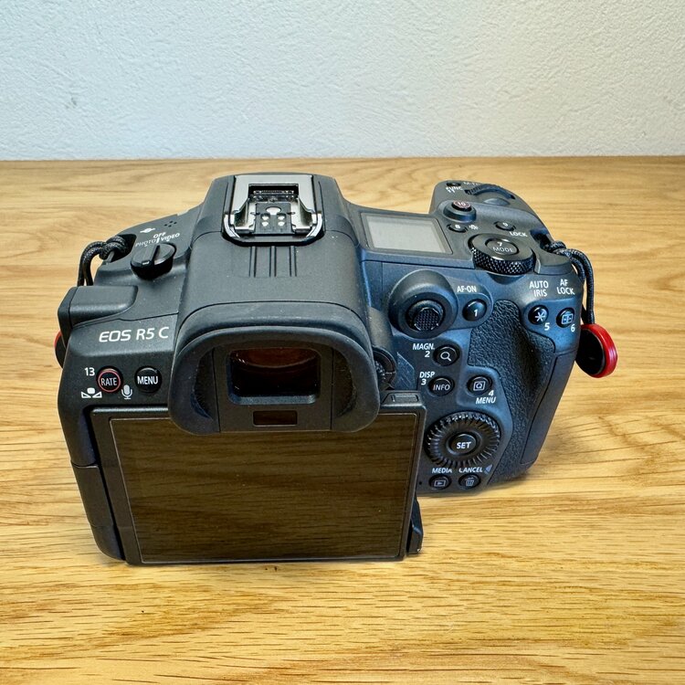 R5C（カメラ）の商品画像 - 査定依頼日：2026年5月19日 - 最高査定価格：100,000円
