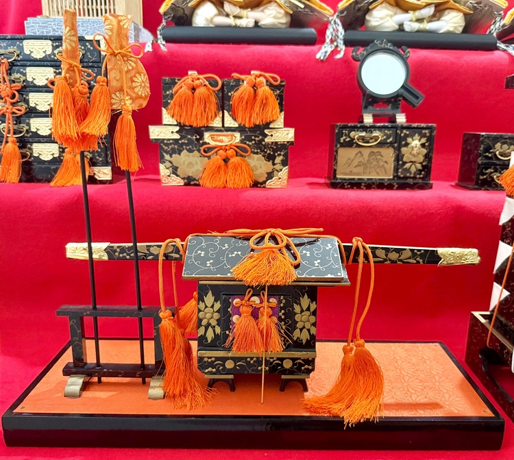 雛人形（美術品・骨董品）の商品画像 - 査定依頼日：2025年12月17日 - 最高査定価格：100,000円