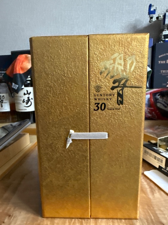 ウイスキー サントリー響 （お酒）の商品画像 - 査定依頼日：2025年8月22日 - 最高査定価格：550,000円