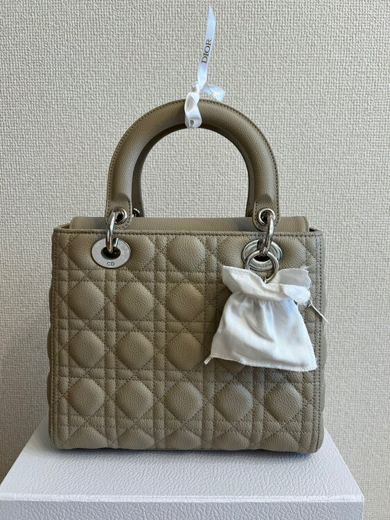 ディオール  （ブランドバッグ）の商品画像 - 査定依頼日：2025年4月5日 - 最高査定価格：400,000円