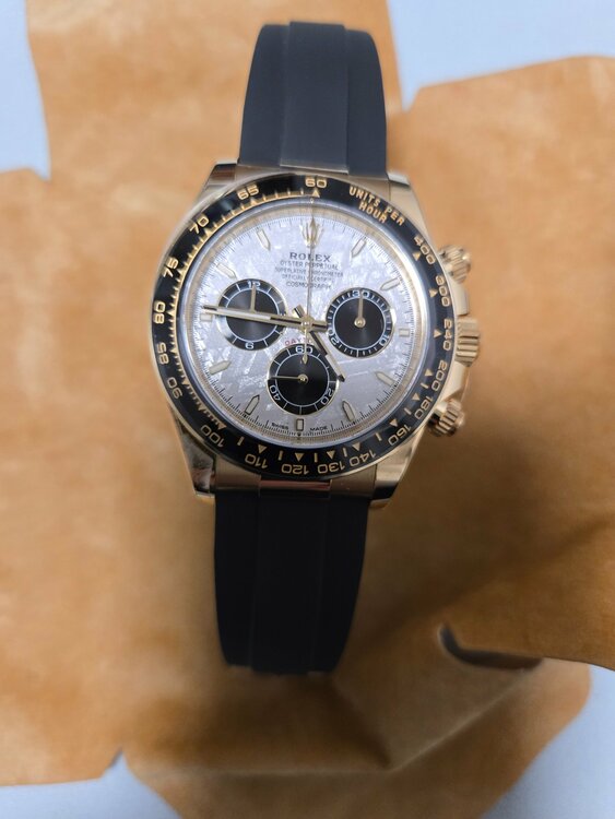 ロレックス デイトナ 126518LN新型メテオライトき（高級時計）の商品画像 - 査定依頼日：2026年1月5日 - 最高査定価格：13,800,000円