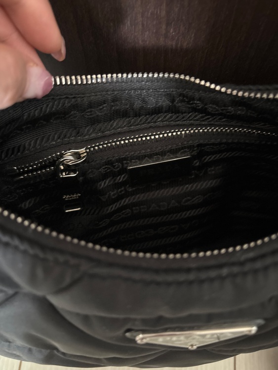 プラダ  （ブランドバッグ）の商品画像 - 査定依頼日：2025年6月4日 - 最高査定価格：200,000円