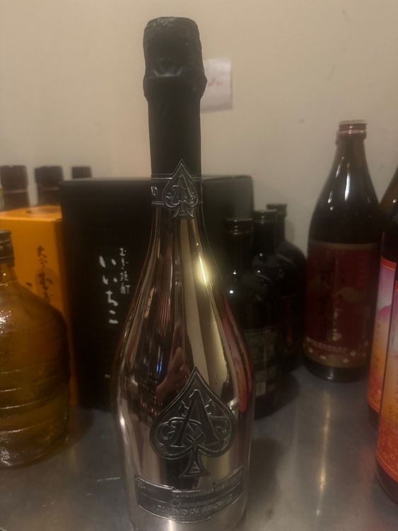 アルマンドブラック箱無し（お酒）の商品画像 - 査定依頼日：2025年8月22日 - 最高査定価格：210,000円