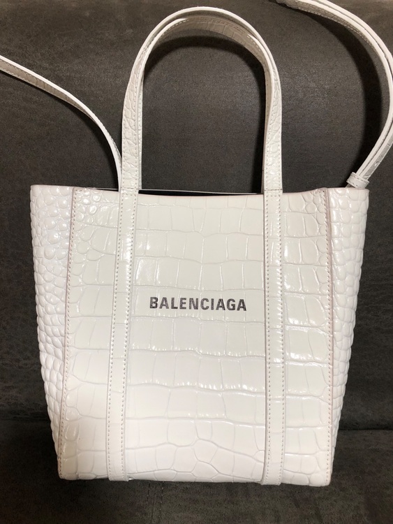 バレンシアガ  （ブランドバッグ）の商品画像 - 査定依頼日：2025年10月22日 - 最高査定価格：45,000円