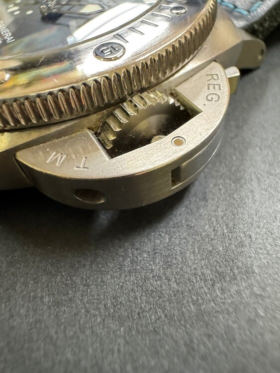 パネライサブマーシブル（高級時計）の商品画像 - 査定依頼日：2025年5月19日 - 最高査定価格：700,000円