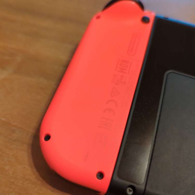 Nintendo Switch ネオンブルー/ネオンレッド（ゲーム機本体・ゲームソフト）の商品画像 - 査定依頼日：2023年3月12日 - 最高査定価格：18,000円