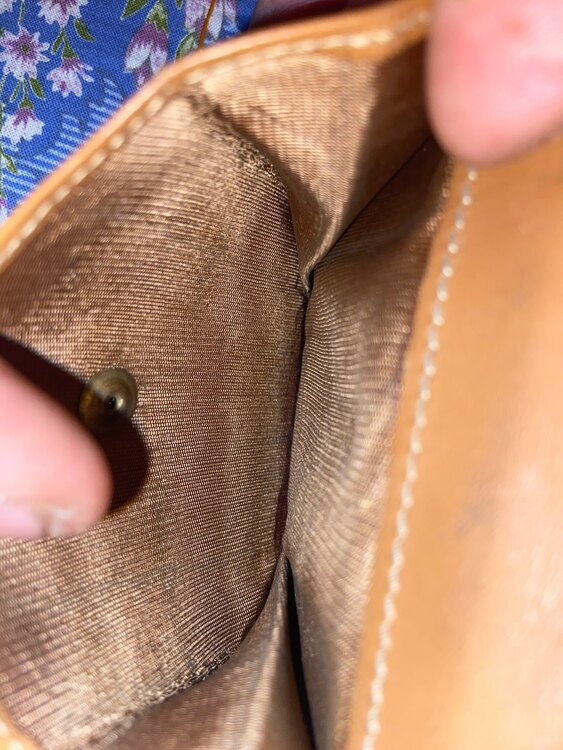 セリーヌ財布（ブランド財布・小物）の商品画像 - 査定依頼日：2025年4月23日 - 最高査定価格：100,000円