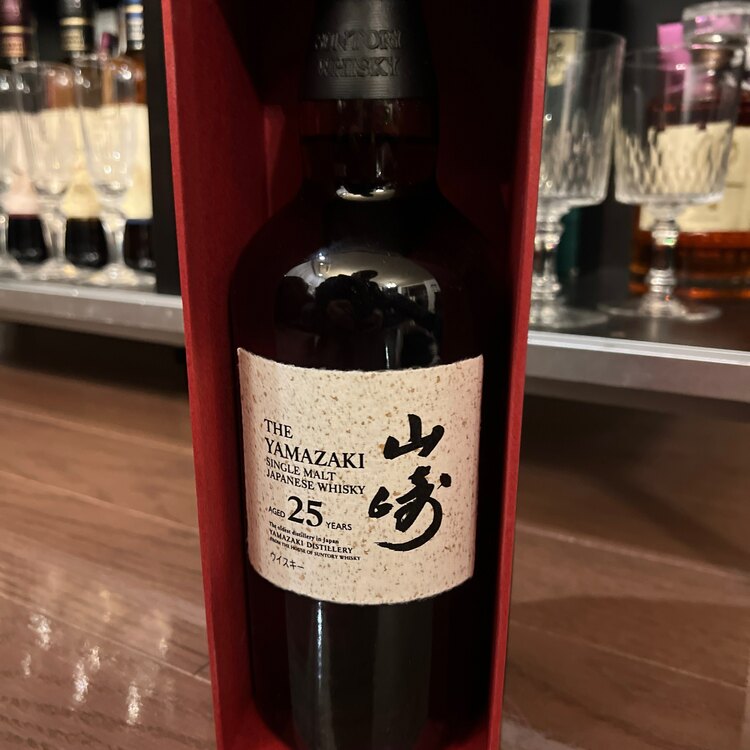 ウイスキー サントリー山崎 （お酒）の商品画像 - 査定依頼日：2025年1月29日 - 最高査定価格：1,000,000円