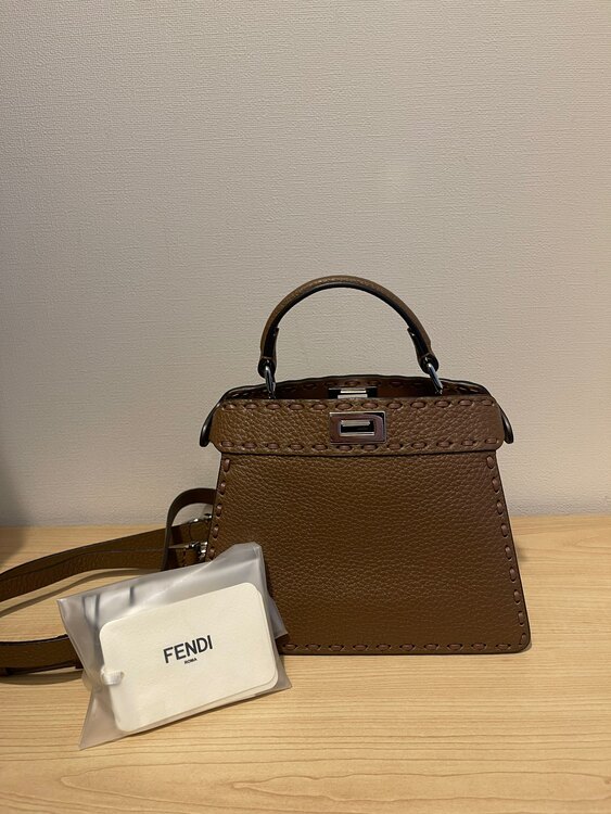 フェンディ  （ブランドバッグ）の商品画像 - 査定依頼日：2025年5月26日 - 最高査定価格：300,000円