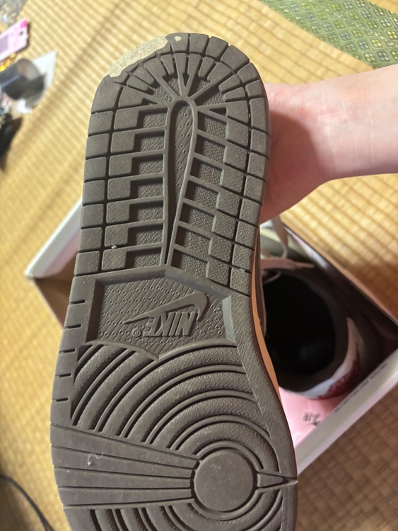 NIKE AIR JORDAN 1 LOW OG SP TRAVIS SCOTT（古着・ファッション）の商品画像 - 査定依頼日：2026年4月15日 - 最高査定価格：100,000円