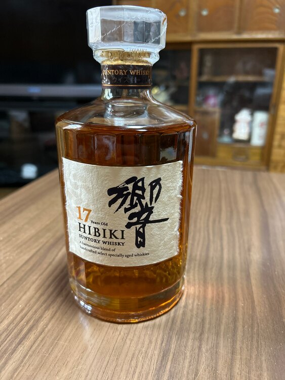 ウイスキー サントリー響 （お酒）の商品画像 - 査定依頼日：2025年2月16日 - 最高査定価格：47,000円