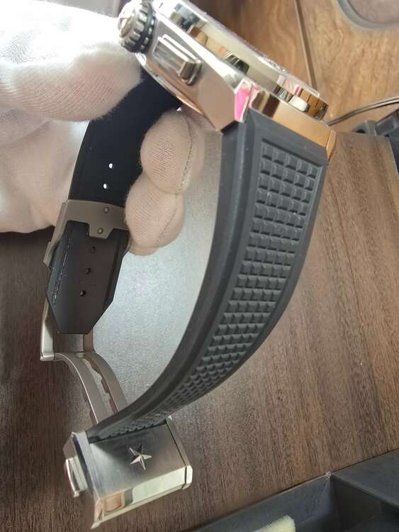 ゼニス その他 ゼニスデファイ 95.9000.9004/78.R782（高級時計）の商品画像 - 査定依頼日：2025年6月2日 - 最高査定価格：830,000円