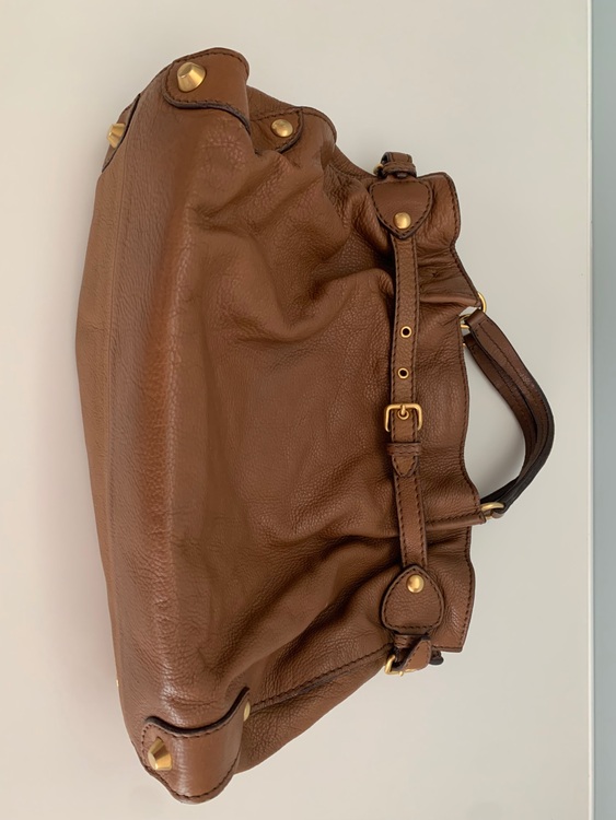 ミュウミュウ  （ブランドバッグ）の商品画像 - 査定依頼日：2025年10月13日 - 最高査定価格：12,000円