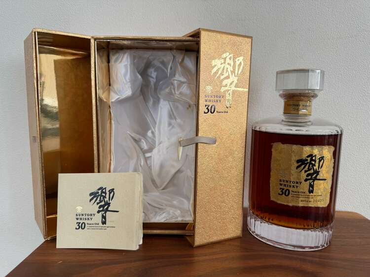 響30年 観音開き BOTTLE No.00435（お酒）の商品画像 - 査定依頼日：2025年1月11日 - 最高査定価格：700,000円